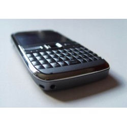 Nokia E72 srebrna